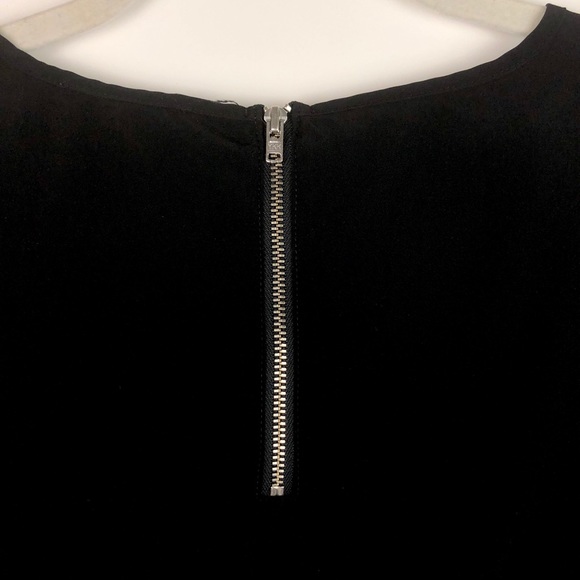 Forever 21 Black Short Sleeve Blouse Zipper Back - Picture 3 of 7